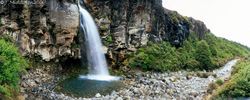 Taranaki_falls02~0.jpg